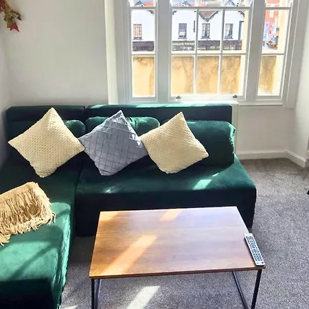 Chic In Apartment